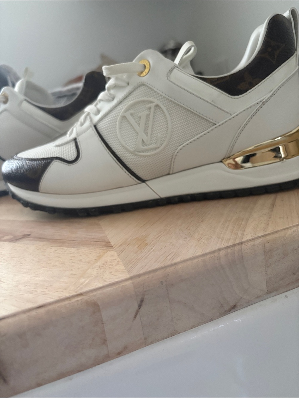 Louis Vuitton Runaway Sneakers 🔥 - Picture 4 of 15